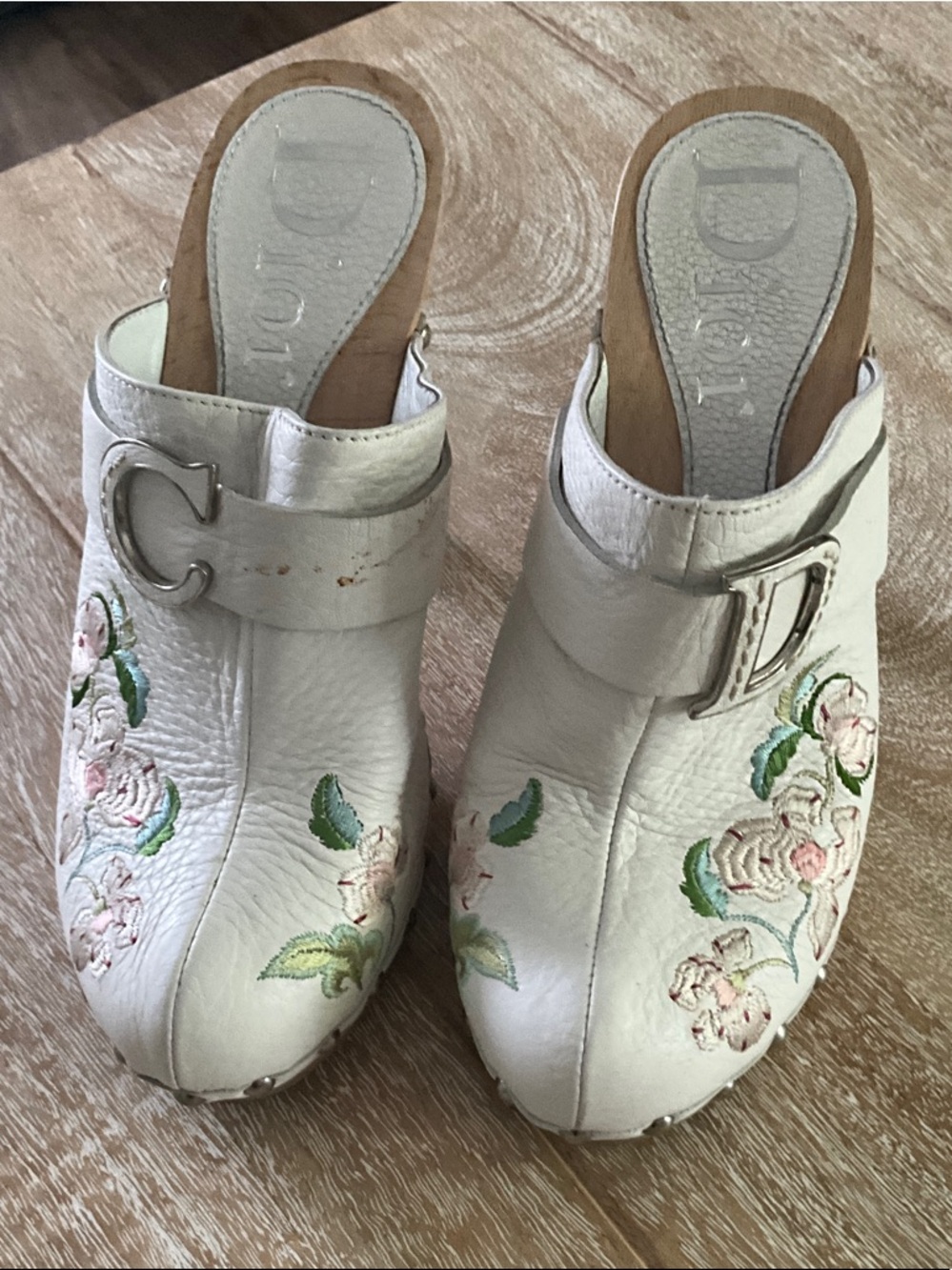 Dior White Leather Floral Embroidered Slide Clogs with Silver Buckle - Picture 2 of 10
